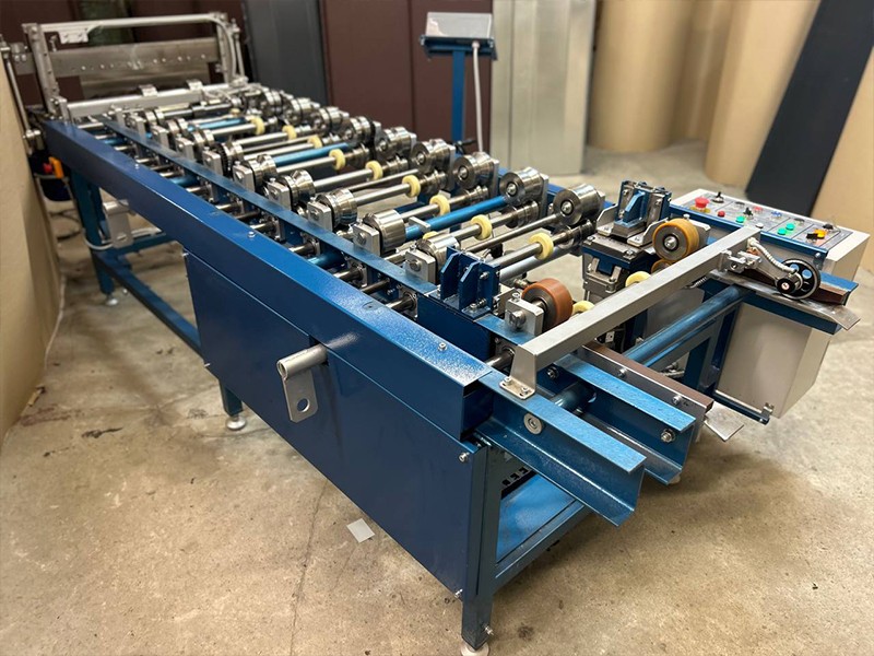 Прокатний верстат для клік фальца SLP-1 auto з функцією вирубки