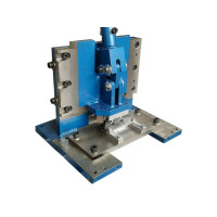 Ручний діропробивний прес