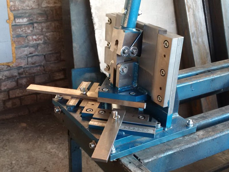 Высечной пресс для уголков